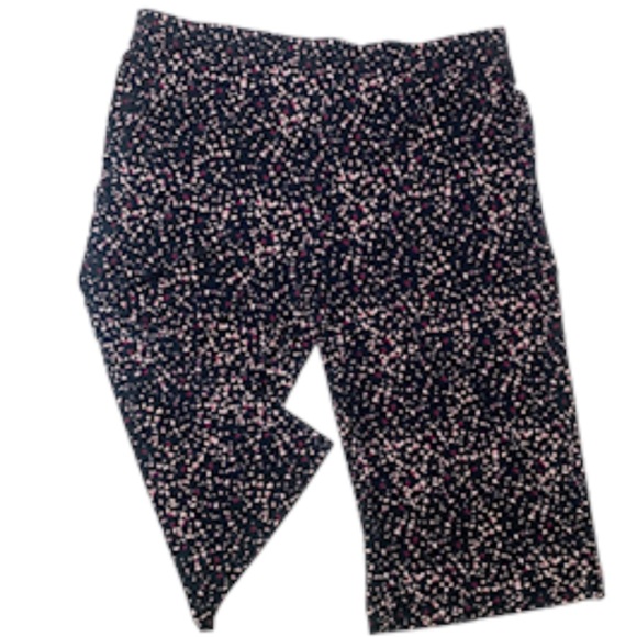 NEW Torrid Pull-On Wide Leg 26 Crop  Studio Knit Hearts Comfy Slinky - Picture 3 of 10